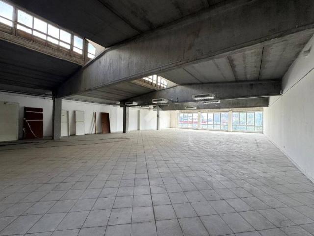 Locale Commerciale in vendita a Piemonte, Torino