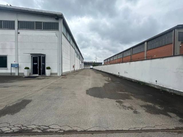 Locale Commerciale in vendita a Case Nuove Bonina, Rottofreno
