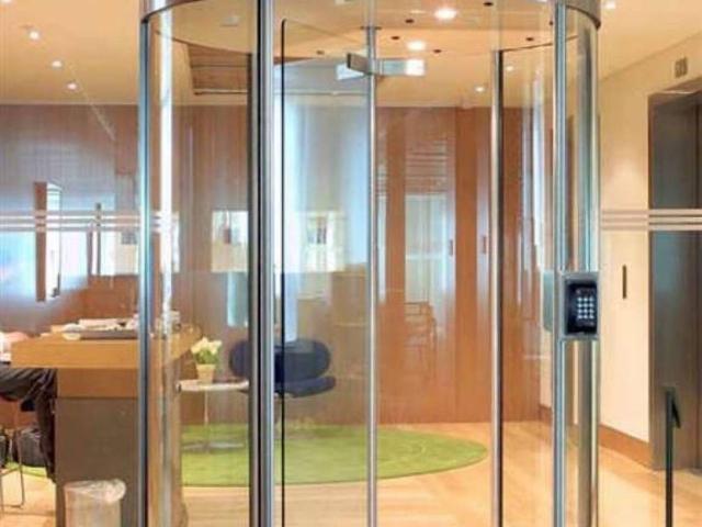 Locale Commerciale in vendita a Case Nuove Bonina, Rottofreno
