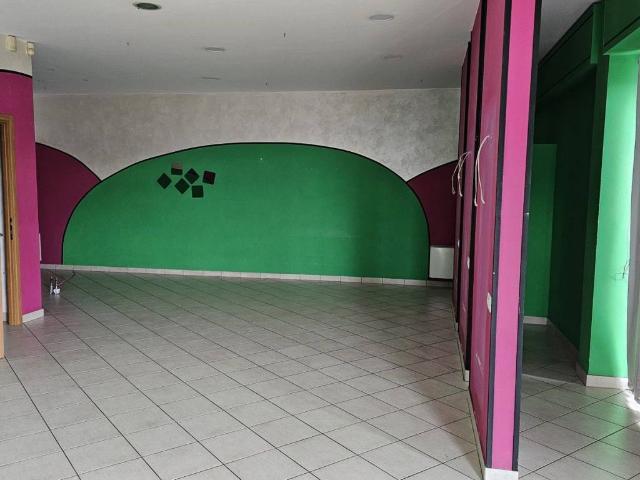 Locale Commerciale in vendita a Rottofreno, Reggio Emilia