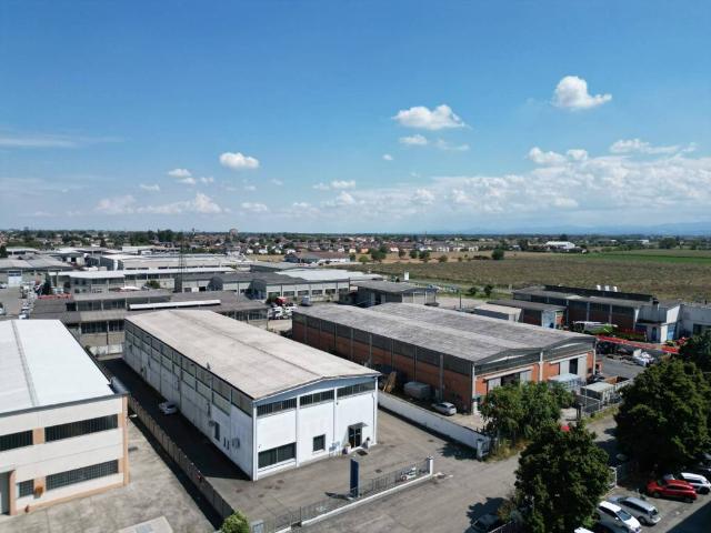 Locale Commerciale in vendita a Case Nuove Bonina, Rottofreno
