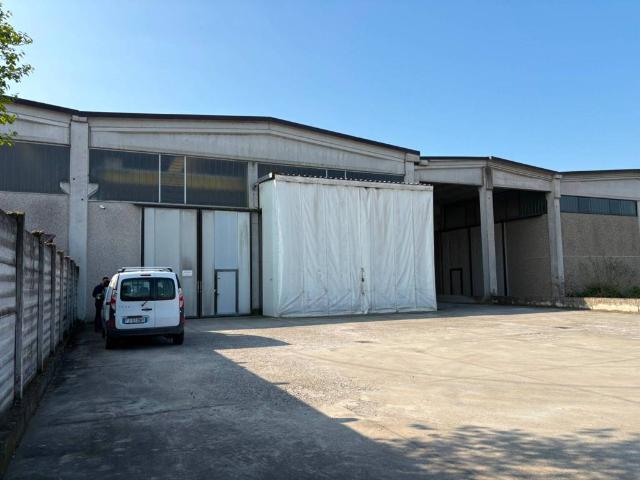 Locale Commerciale in vendita a Rottofreno, Reggio Emilia