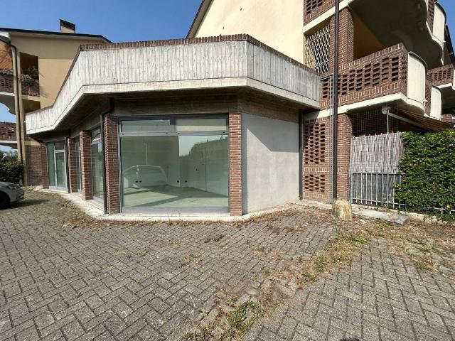 Locale Commerciale in vendita a Rottofreno, Reggio Emilia