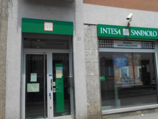 Locale Commerciale in vendita a Rovello Porro, Lombardia