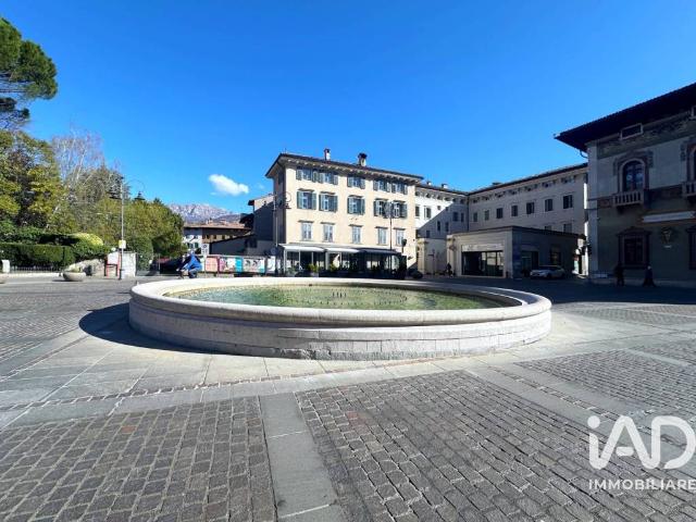 Locale Commerciale in vendita a Comunità della Vallagarina, Borgo Sacco