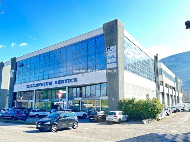 Locale Commerciale in vendita a Comunità della Vallagarina, Borgo Sacco