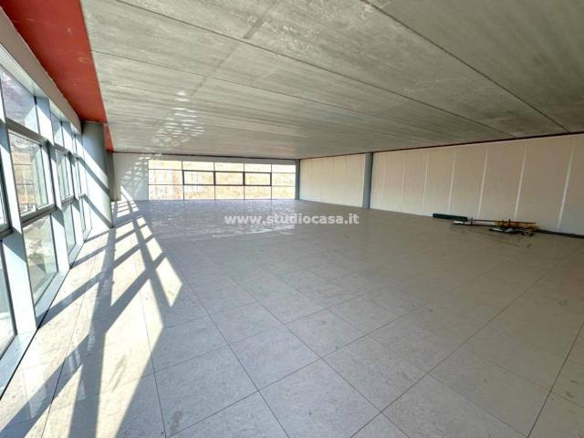 Locale Commerciale in vendita a Comunità della Vallagarina, Borgo Sacco