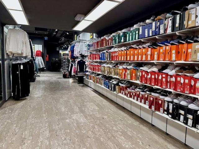 Locale Commerciale in vendita a Comunità della Vallagarina, Borgo Sacco