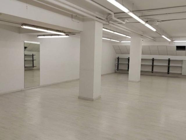 Locale Commerciale in vendita a Comunità della Vallagarina, Borgo Sacco