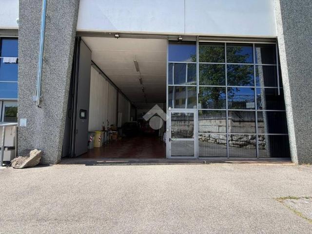 Locale Commerciale in vendita a Comunità della Vallagarina, Borgo Sacco