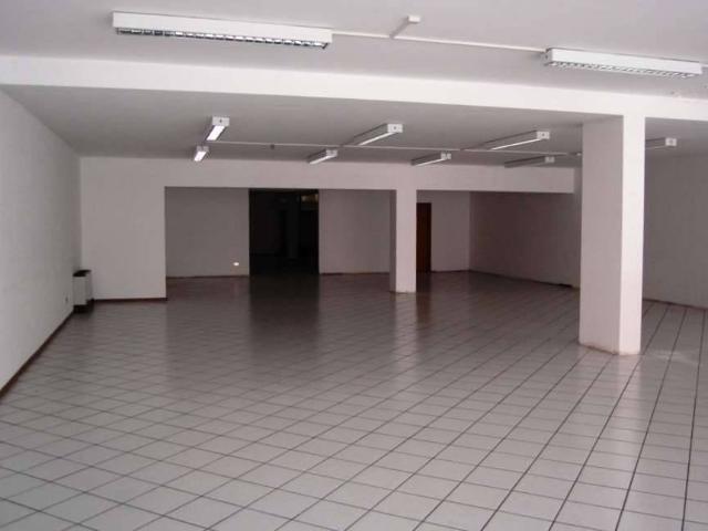 Locale Commerciale in vendita a Comunità della Vallagarina, Borgo Sacco