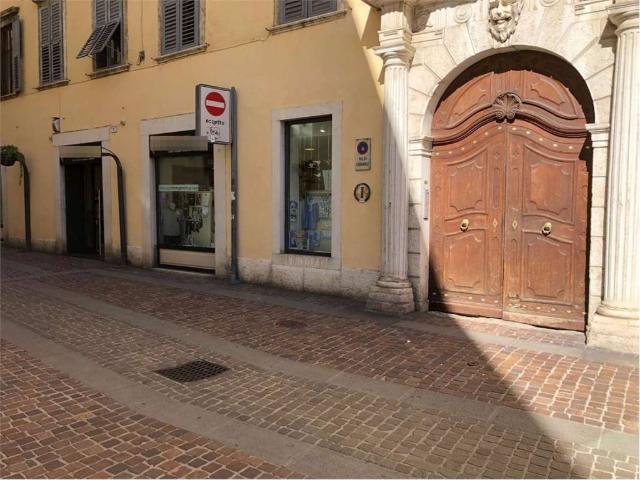 Locale Commerciale in vendita a Comunità della Vallagarina, Borgo Sacco