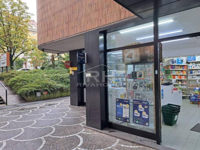 Locale Commerciale in vendita a Comunità della Vallagarina, Borgo Sacco
