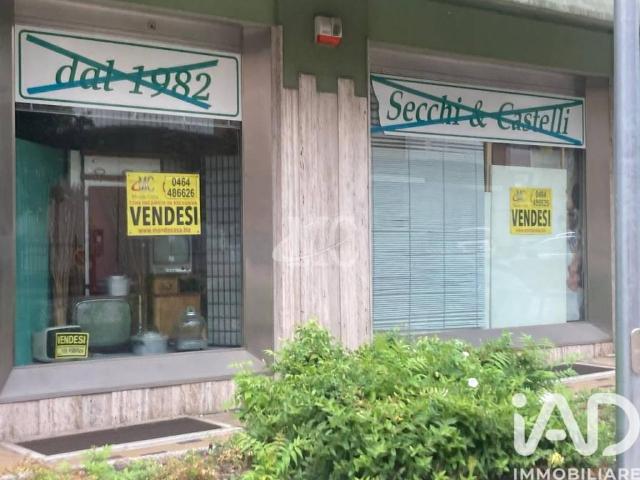 Locale Commerciale in vendita a Comunità della Vallagarina, Borgo Sacco