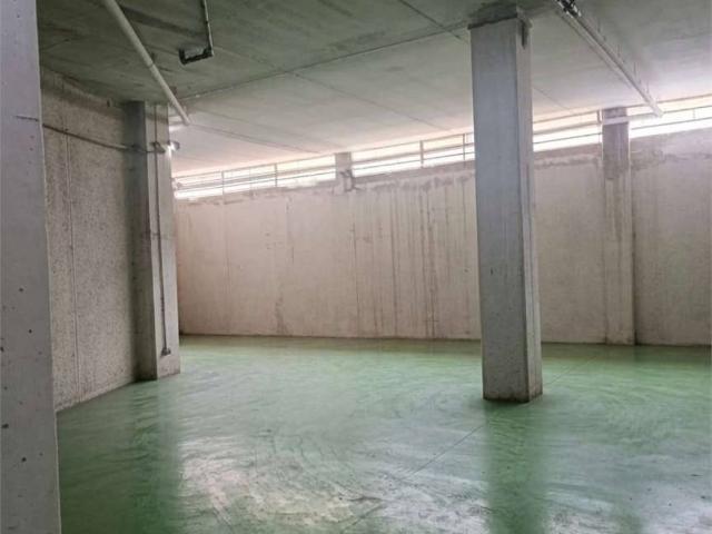 Locale Commerciale in vendita a Comunità della Vallagarina, Borgo Sacco