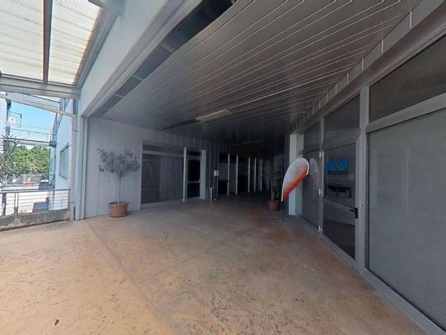 Locale Commerciale in vendita a Comunità della Vallagarina, Borgo Sacco