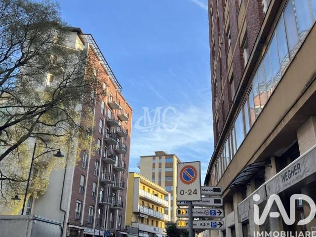 Locale Commerciale in vendita a Comunità della Vallagarina, Borgo Sacco