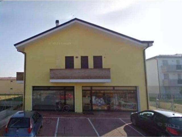 Locale Commerciale in vendita a Rovigo, Veneto