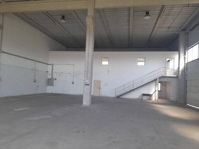 Locale Commerciale in vendita a Commenda, Rovigo