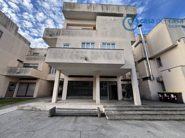 Locale Commerciale in vendita a Commenda, Rovigo