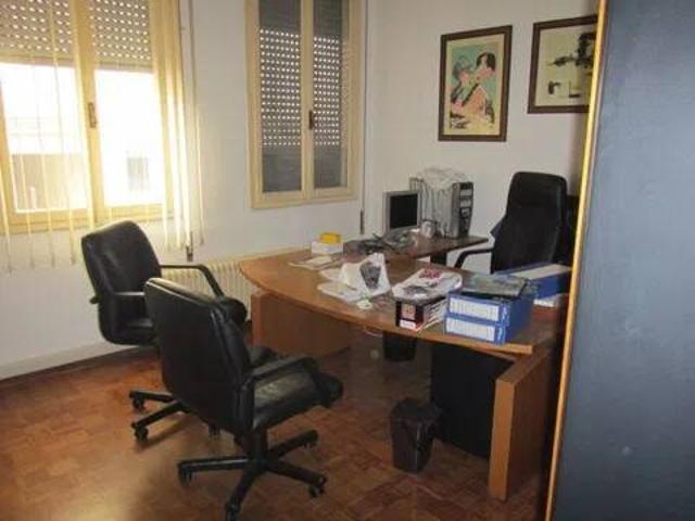 Locale Commerciale in vendita a Commenda, Rovigo