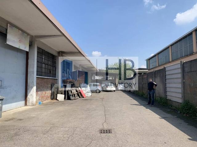 Locale Commerciale in vendita a Rozzano, Lombardia