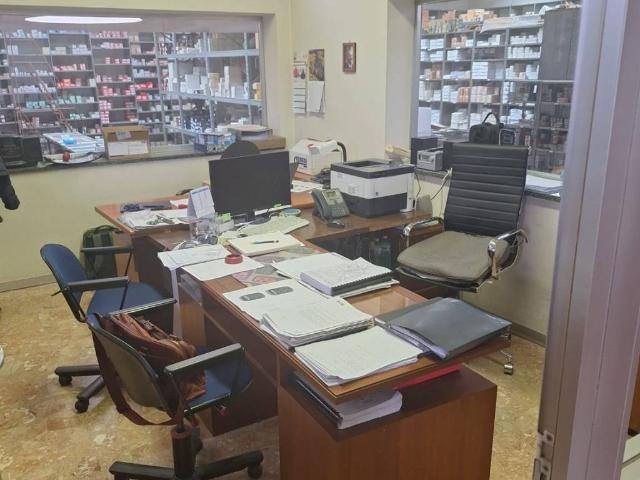 Locale Commerciale in vendita a Cassino Scanasio, Rozzano