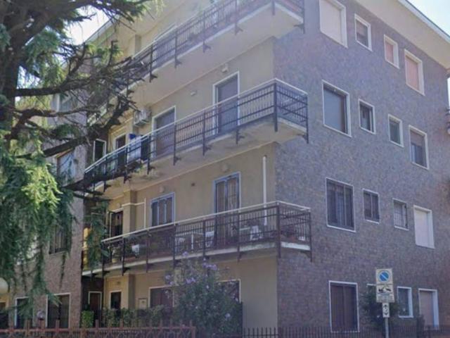 Locale Commerciale in vendita a Rozzano, Lombardia