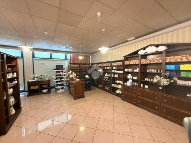 Locale Commerciale in vendita a Rubano, Veneto
