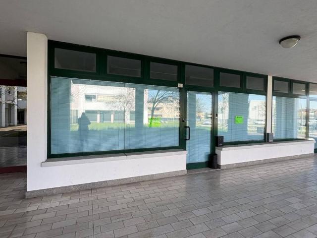 Locale Commerciale in vendita a Rubano, Veneto