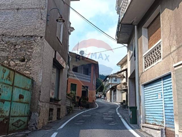 Locale Commerciale in vendita a Unione Montana Alpi Graie, Piemonte