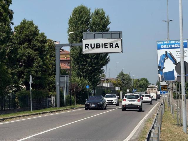 Locale Commerciale in vendita a Tresinaro - Secchia, Re