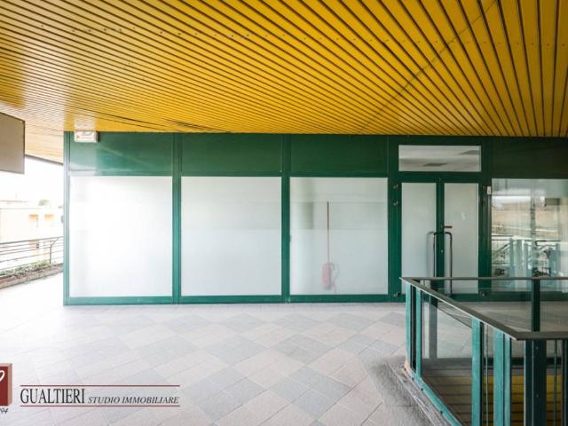 Locale Commerciale in vendita a Tresinaro - Secchia, Re