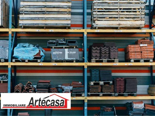 Locale Commerciale in vendita a Tresinaro - Secchia, Re