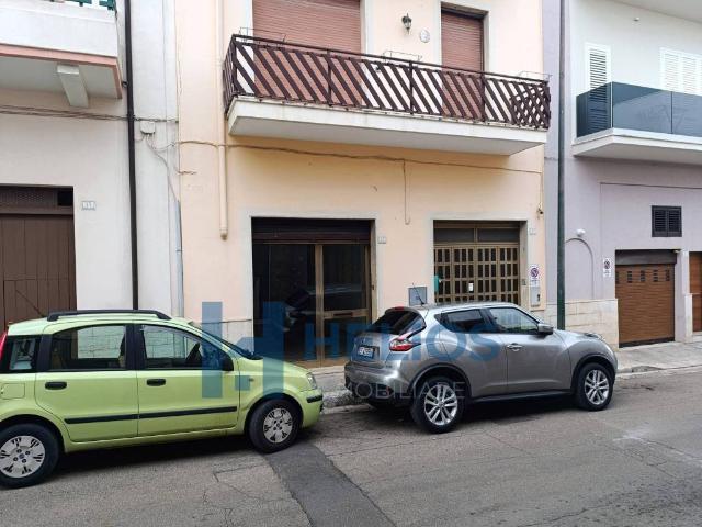 Locale Commerciale in vendita a Puglia, Lecce