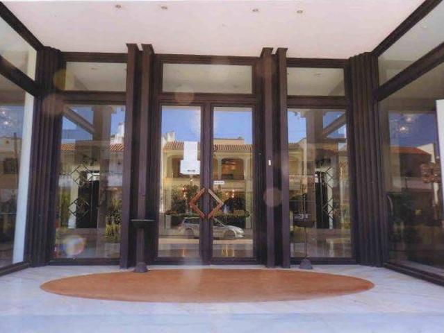 Locale Commerciale in vendita a Puglia, Lecce