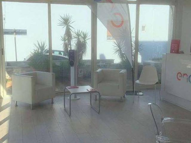 Locale Commerciale in vendita a Puglia, Lecce