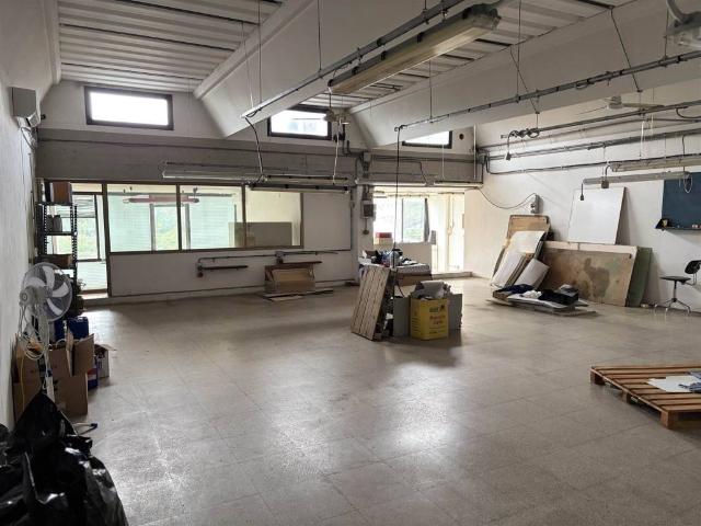 Locale Commerciale in vendita a Unione di Comuni Valdarno e Valdisieve, Rufina