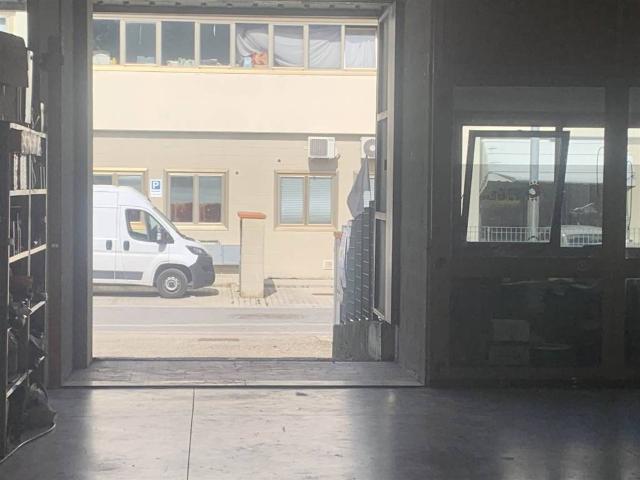 Locale Commerciale in vendita a Unione di Comuni Valdarno e Valdisieve, Rufina