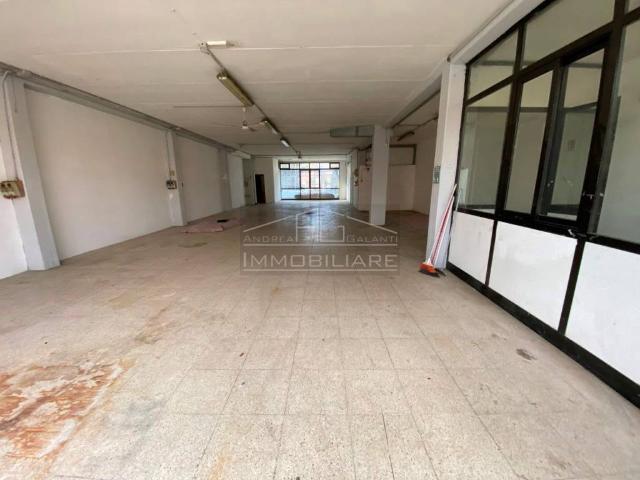 Locale Commerciale in vendita a Unione di Comuni Valdarno e Valdisieve, Rufina