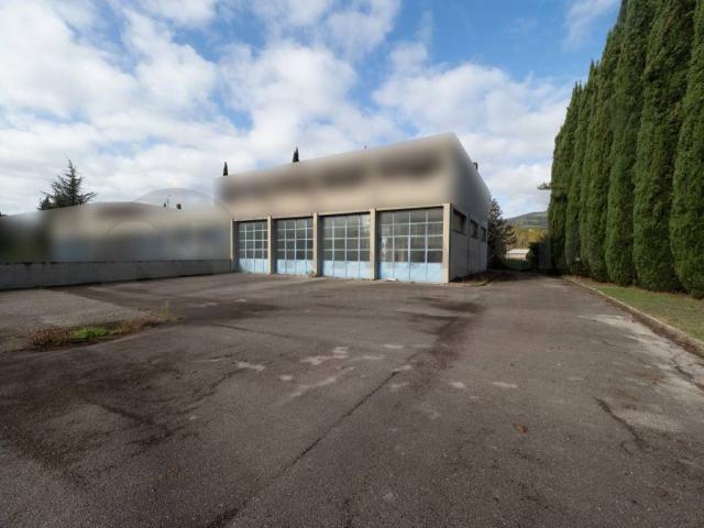 Locale Commerciale in vendita a Unione di Comuni Valdarno e Valdisieve, Rufina