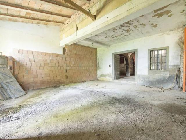 Locale Commerciale in vendita a Unione di Comuni Valdarno e Valdisieve, Rufina