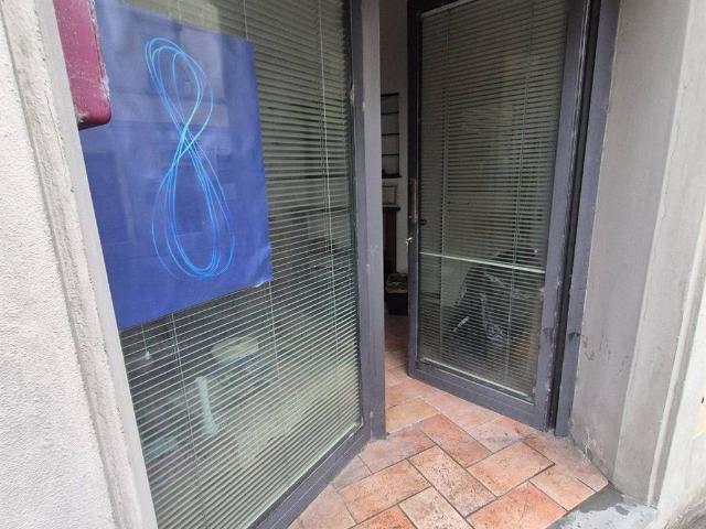 Locale Commerciale in vendita a Unione di Comuni Valdarno e Valdisieve, Rufina