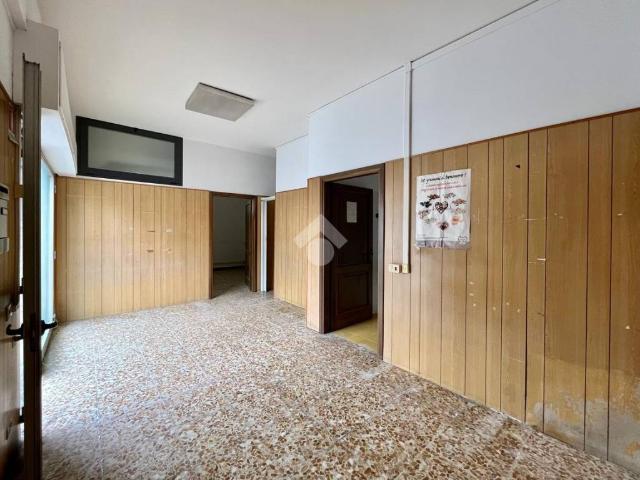 Locale Commerciale in vendita a Unione di Comuni Valdarno e Valdisieve, Rufina