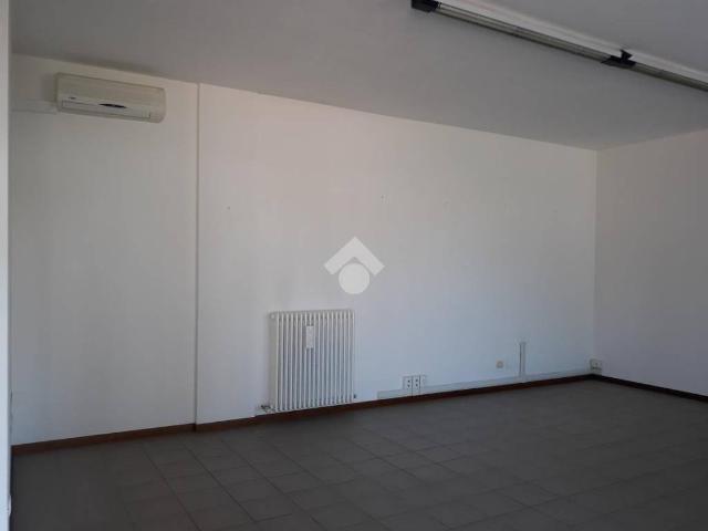Locale Commerciale in vendita a Russi, Reggio Emilia