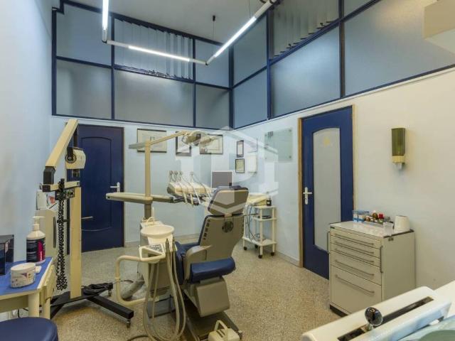 Locale Commerciale in vendita a Puglia, Bari