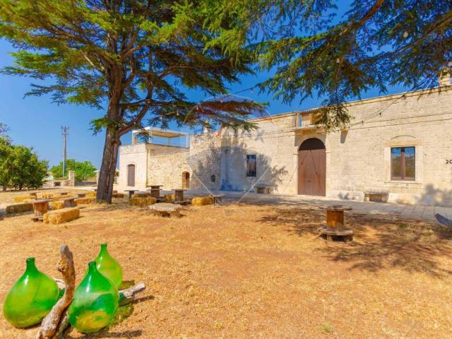 Locale Commerciale in vendita a Puglia, Bari