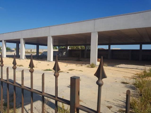 Locale Commerciale in vendita a Puglia, Bari