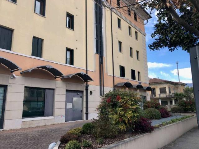 Locale Commerciale in vendita a Topaligo, Sacile