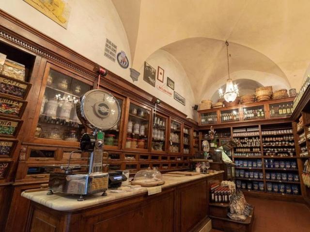 Locale Commerciale in vendita a Sacile, Friuli-Venezia Giulia